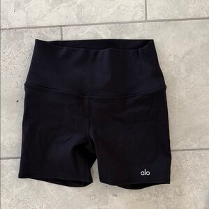 ALO Yoga Women's Classic Black Bike Shorts